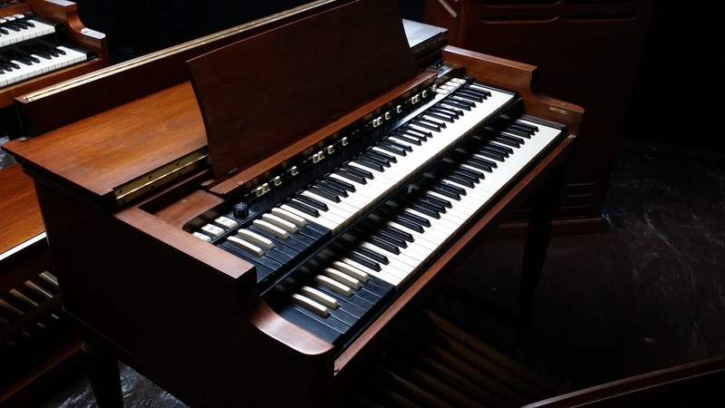 NEW ARRIVAL!  AVAILABLE! Mint 1969 Hammond B3 Organ & Original 122 Leslie! Vintage Perfect! Will Sell Fast! Don't Miss Out On This One! - Available!