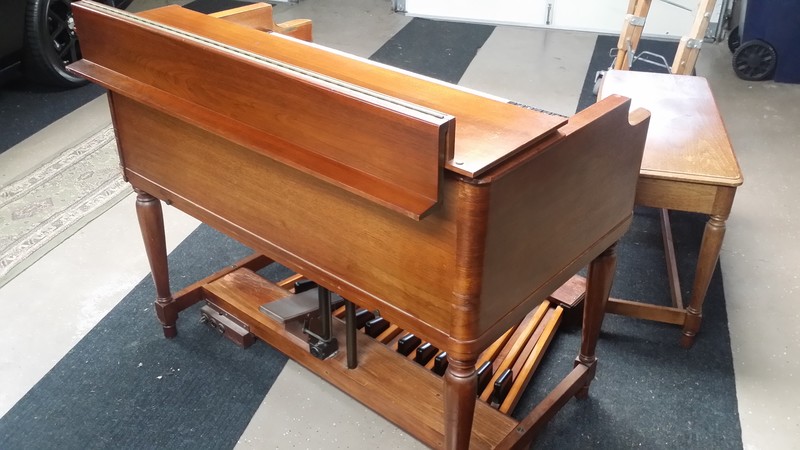 NEW ARRIVAL!  Vntage Hammond B3 Organ In Good Shape & Leslie Speaker Pkge. Light Scratches & Patina On Console. B3 Plays & Sounds Great! Will Sell Fast-Affordable Pkge & Available