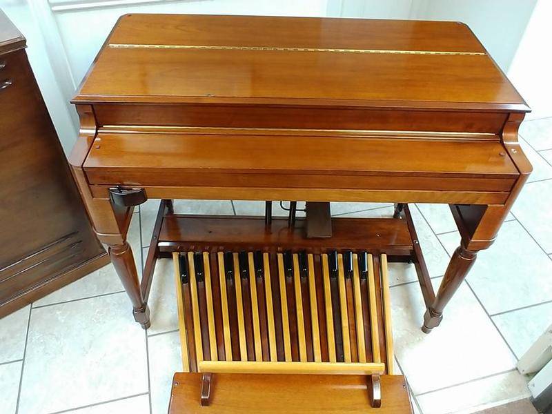 NEW ARRIVAL- Beautiful Vintage  70's Hammond B3 Organ-Original Bench & Pedals & Leslie Speaker-Excellent Condition, Plays & Sounds Great, Will Sell Fast-Now Sold!-copy