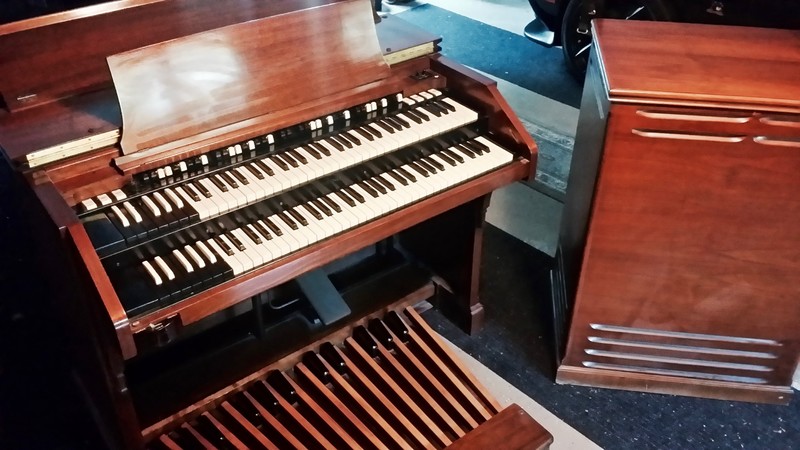 NEW ARRIVAL!  Mint Vintage Hammond C3 Organ & 122 Leslie Speaker ! A Great Buy & Great Value!  Will Sell Fast! Play & Sound Great!  Mint Condition! - Now Available!