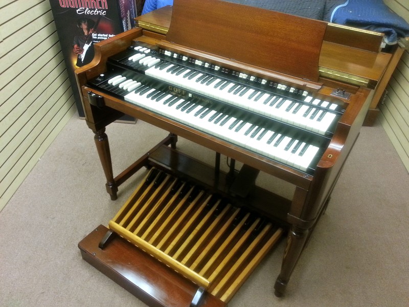 1974 Mint Condition Vintage Hammond B3 Organ & 122 Leslie Speaker! This B3 Pkge Organ Is a 