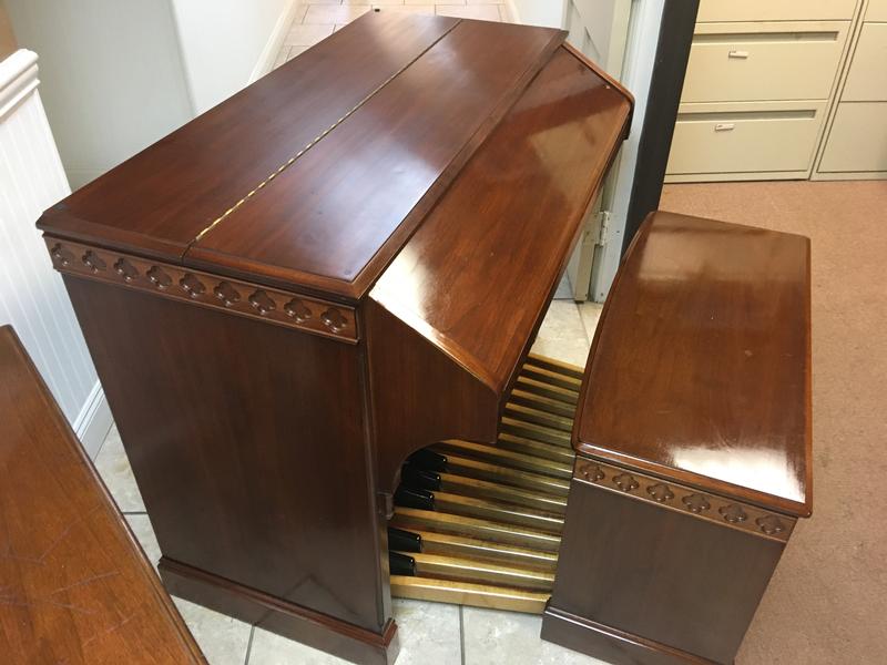 NEW ARRIVAL- NOW IN OUR SHOWROOM! A GORGEOUS VINTAGE HAMMOND C3 ORGAN & Original Matching 122RV Leslie Speaker - Will Sell Fast! A Great Value! Plays, Sounds Perfect! - Available!-copy