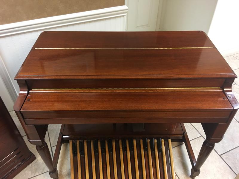 NEW ARRIVAL- NOW IN OUR SHOWROOM! A GORGEOUS VINTAGE HAMMOND B3 ORGAN & Original Matching 122 Leslie Speaker - Will Sell Fast! A Great Value! Plays, Sounds Perfect! - Available!