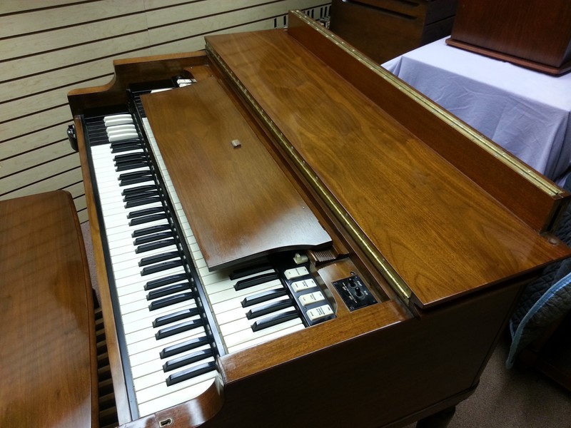 A Mint Condition 1971 Vintage Hammond B3 Organ & 122 Leslie Speaker Package! Includes A Spring Reverb - PLays And Sounds Great! Will Sell Fast! - Now Available!  -copy