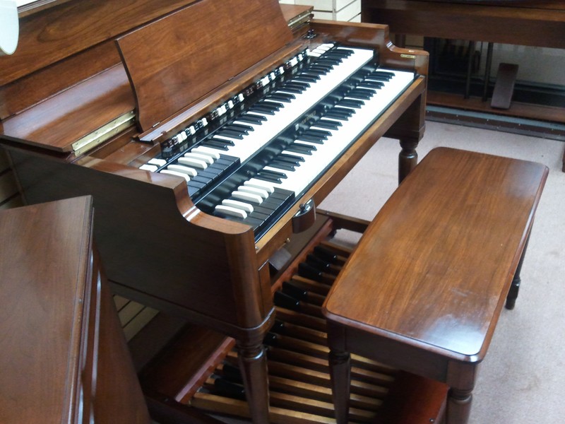 Affordable & Excellent Condition Classic Vintage 1970's Hammond B3 Organ & 122 Leslie Speaker  A Great B3 Package - Available!