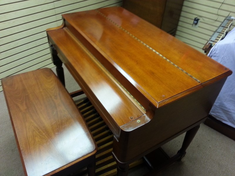 NOW IN OUR SHOWROOM! A MINT CONDITION 1959 Vintage Hammond B3 Organ & 22H Leslie Speaker! This Package Is A Great Buy & Value!  Will Sell Fast - Now Available!