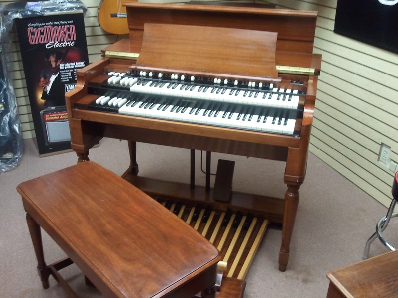 Pristine Vintage B3 Organ & 21H Leslie Speaker - Now Available!