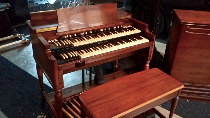 NEW ARRIVAL NOW IN OUR WAREHOUSE!  A  Beautiful 1970's Vintage Hammond B3 Organ & Original 122 Leslie! Excellent Condition! Will Sell Fast! Plays & Sounds Great! - Now Available!